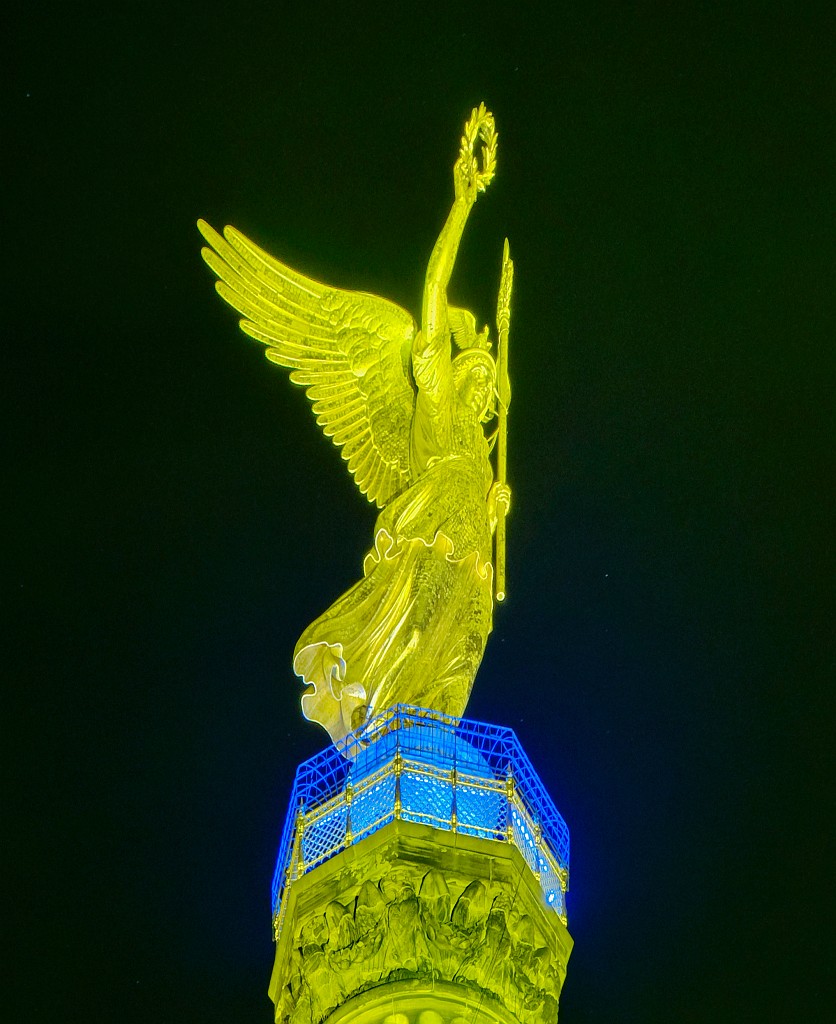 16_5919x10731_crop1.jpg - "Goldelse"