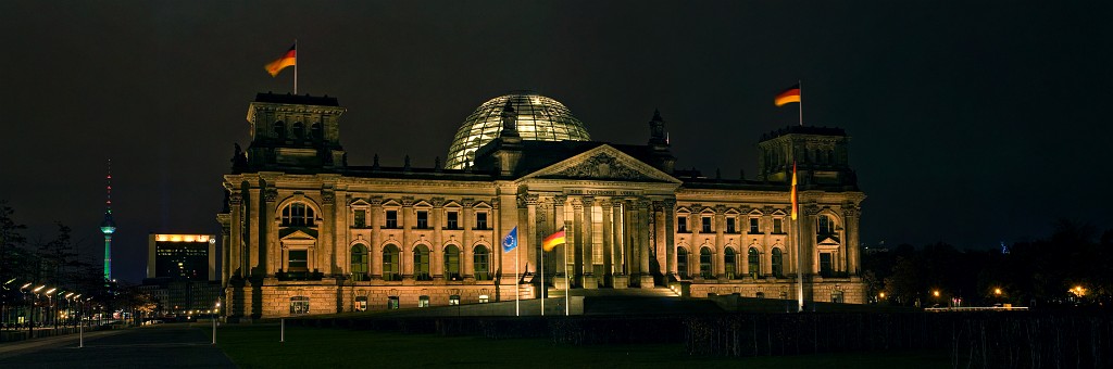 rt_8344x2772.jpg - Reichstag in Normalbeleuchtung