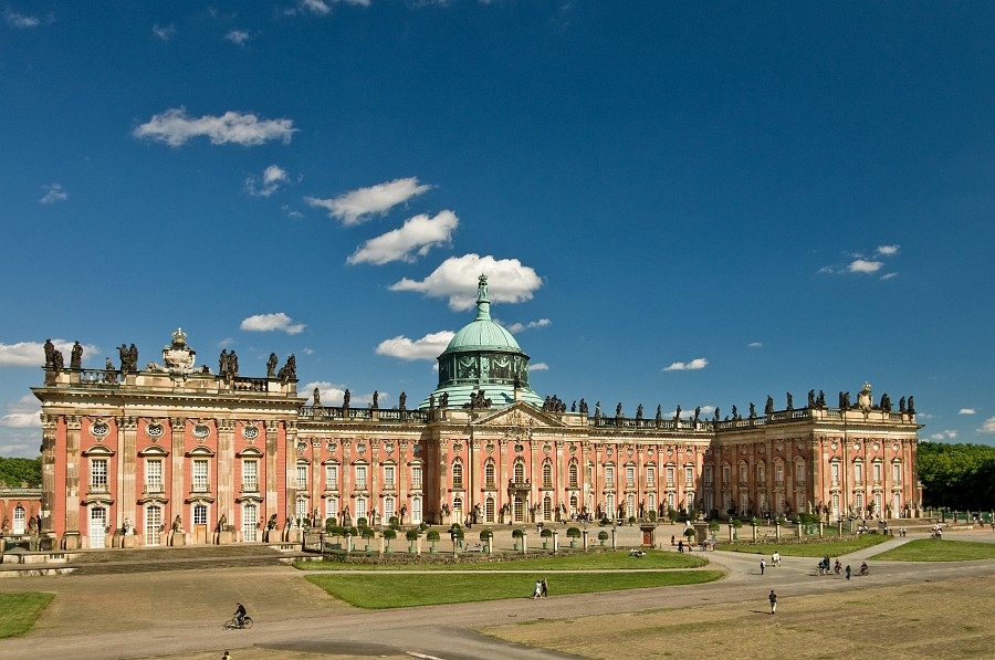 20090523_150859__DSC0222_m_a.jpg - Das neue Palais am späten Nachmittag von der Rückseite